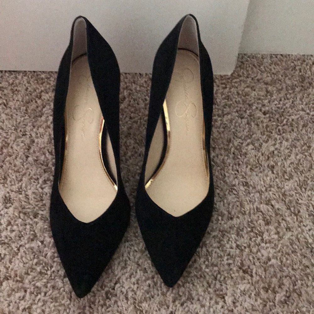 BRAND NEW Jessica Simpson black pumps
